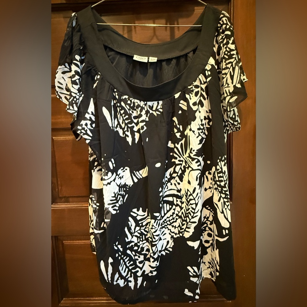 NWOT Cato Black and White Women's Plus Size 22/24 Top